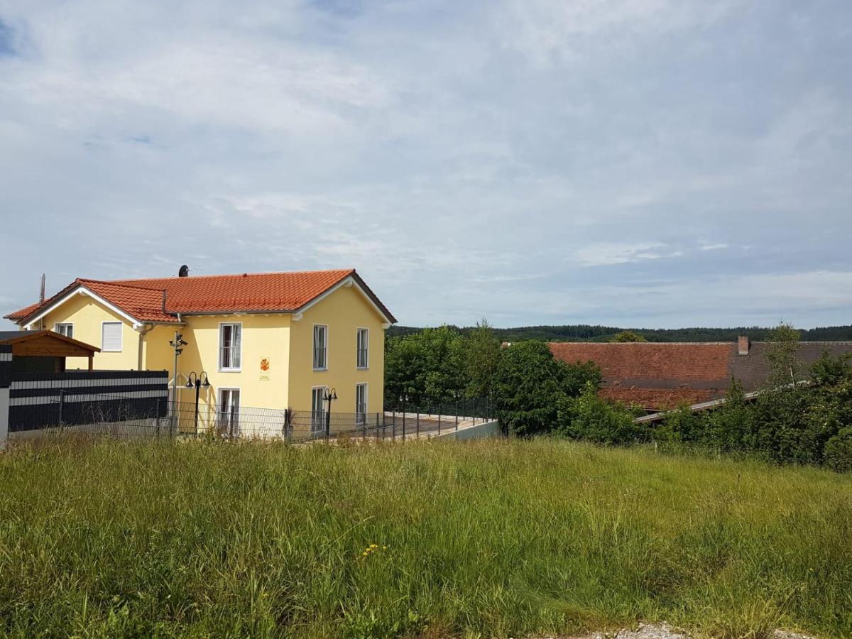 Gaestehaus Staudenschloss Hotel Mickhausen Exterior foto